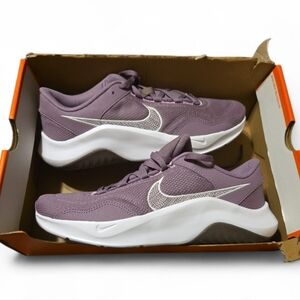 NIB. Women Nike Legend Essential 3 Next Nature
